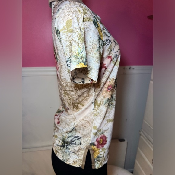Floral Print Women's Top - Picture 8 of 9